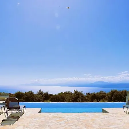 Lisaya, A Peaceful Oasis In A Natural Area * Palailonion