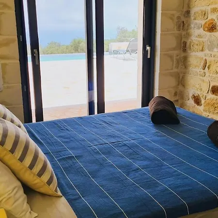 Villa Lisaya, A Peaceful Oasis In A Natural Area Palailonion