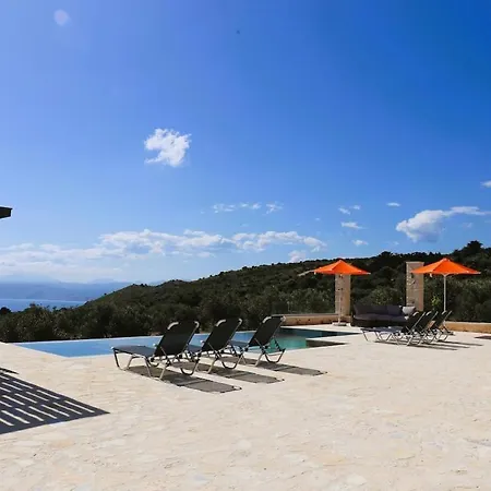 Lisaya, A Peaceful Oasis In A Natural Area *