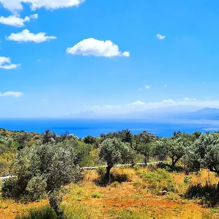 Lisaya, A Peaceful Oasis In A Natural Area